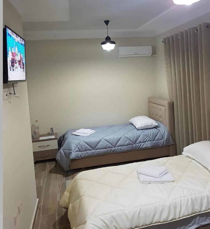 Vila Leo Lux Korce Exterior foto