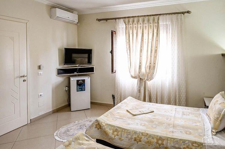 Vila Leo Lux Korce Exterior foto
