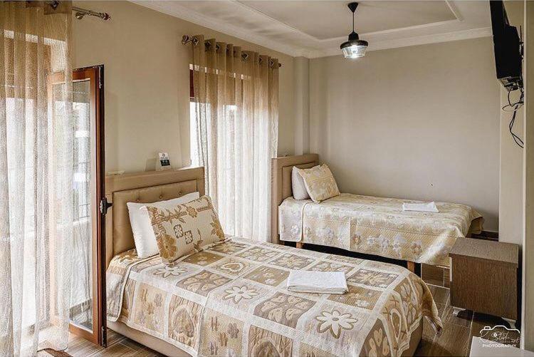 Vila Leo Lux Korce Exterior foto